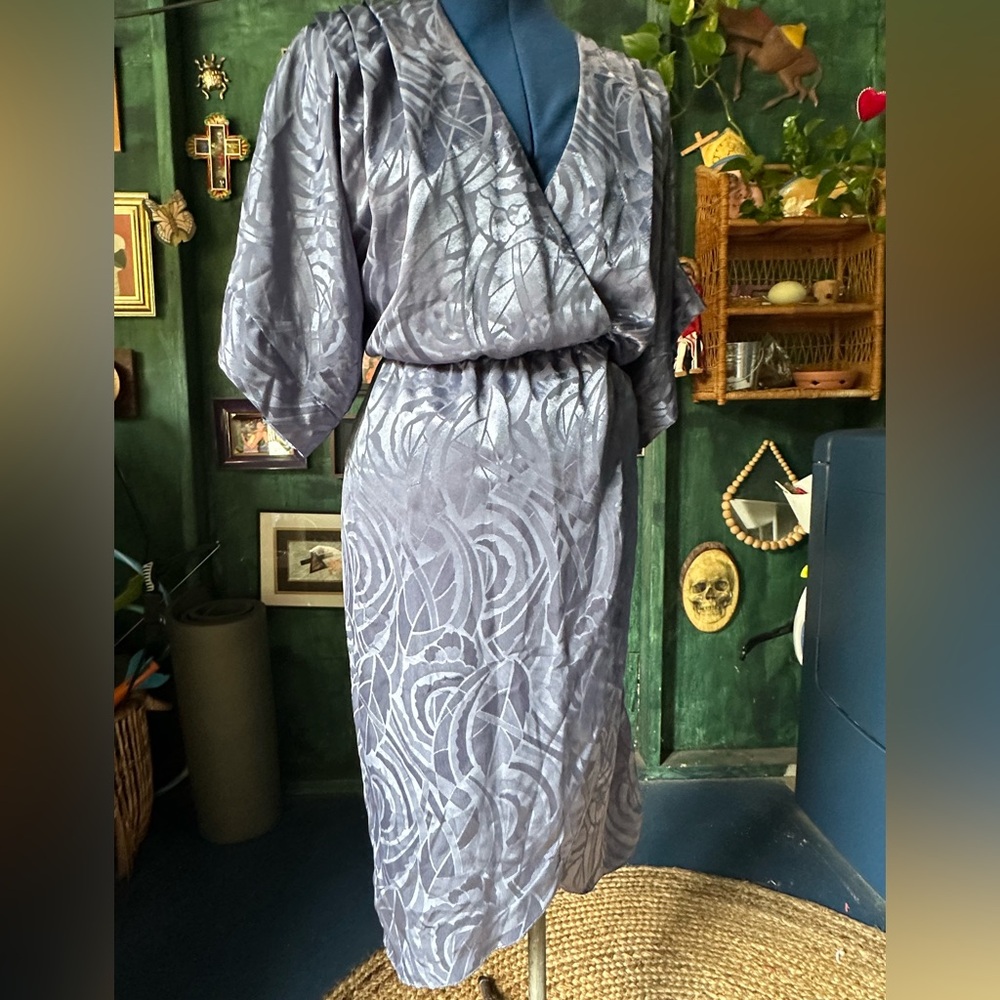 Vintage Elegant Gray Patterned Dress 70s 80s kimono sleeve wrap
